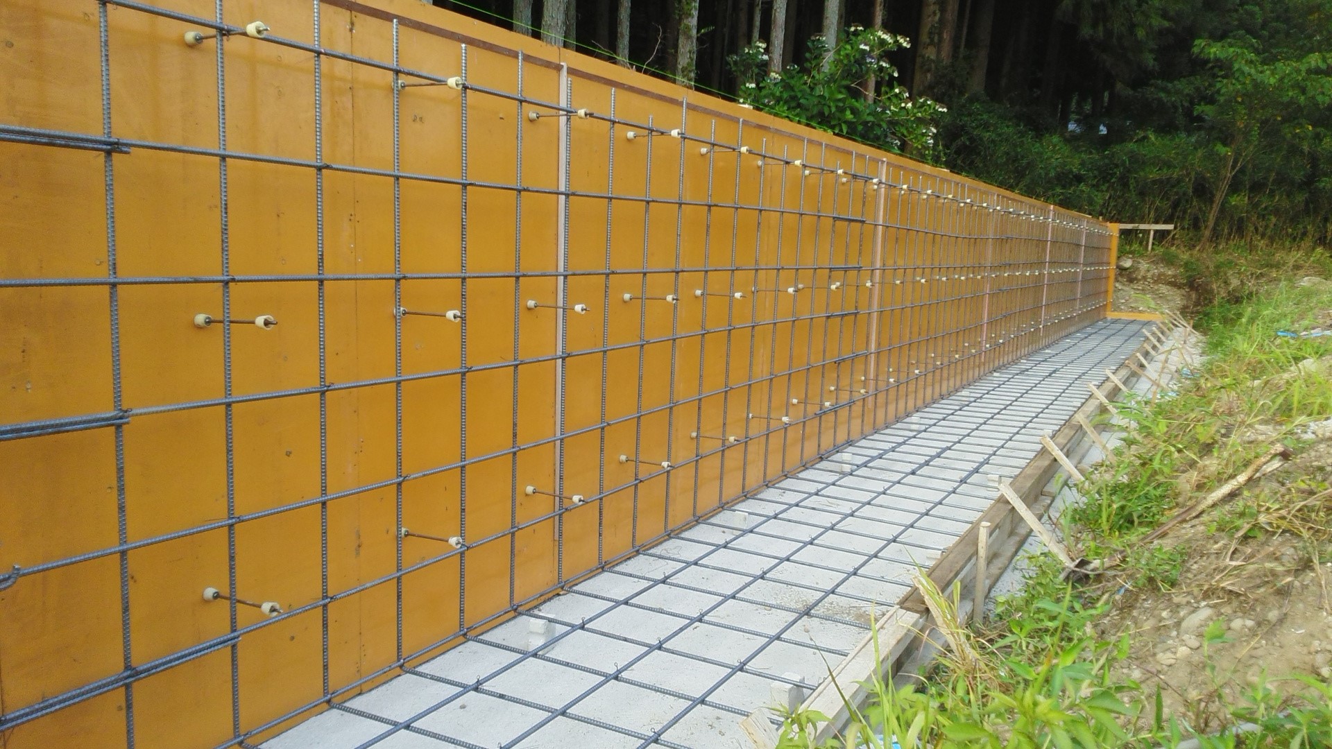 美濃市　土留擁壁工事：施工前写真